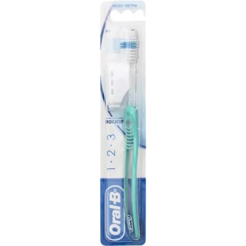 ORALB 123 INDICATOR SPAZZOLINO MANUALE SETOLE 40 MEDIE